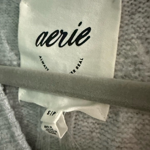 NWT! Aerie Unreal Cable Pearl Crewneck Sweater Size Small - Picture 6 of 6